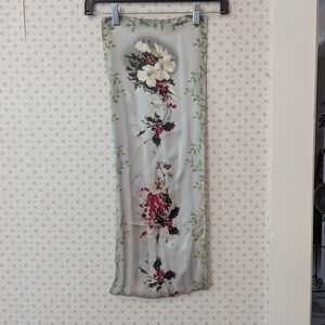 🩶 Vintage Floral Holly Berry Christmas Scarf Fabric Very Soft No Tag Holiday